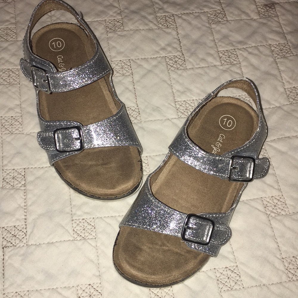 Cat and Jack footbed saddles size 10 kids.